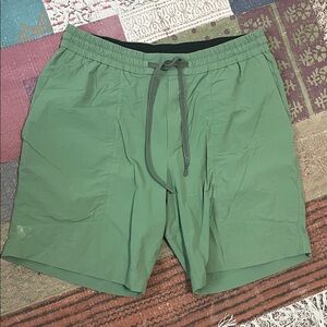 Lululemon Bowline Short 8" Sz Large